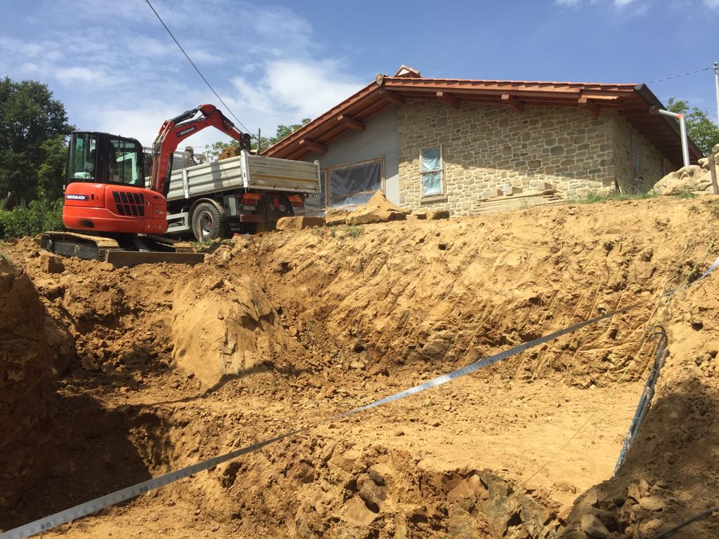 Scavo per realizzazione piscina